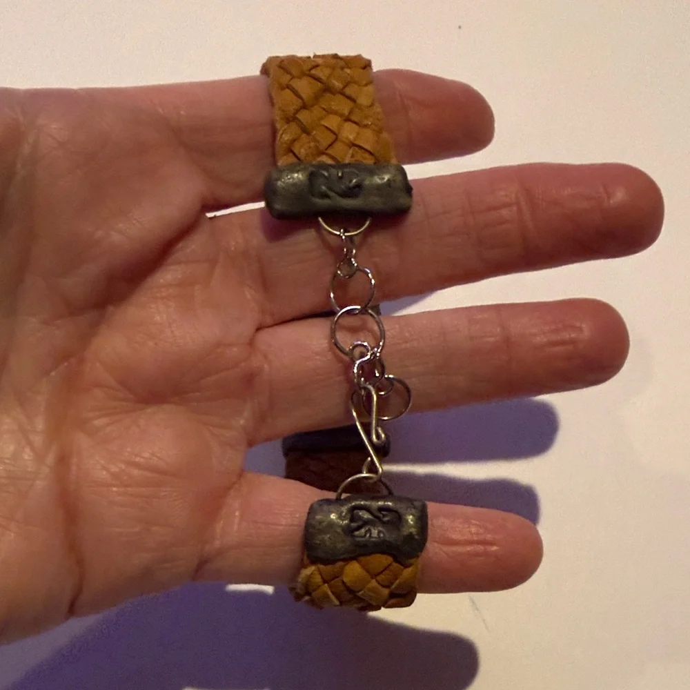 N/A stylish wearable